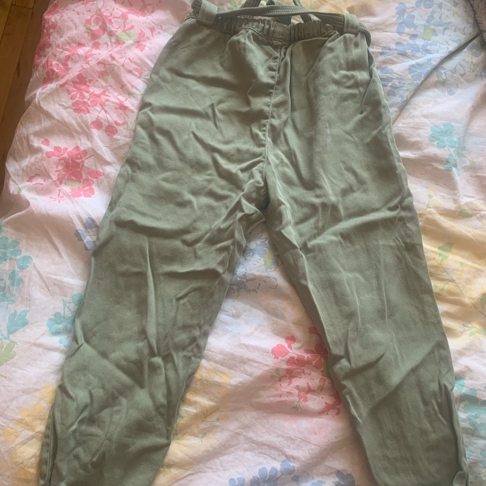 Zara girls green pants-joggers in sz 12-13y.o.